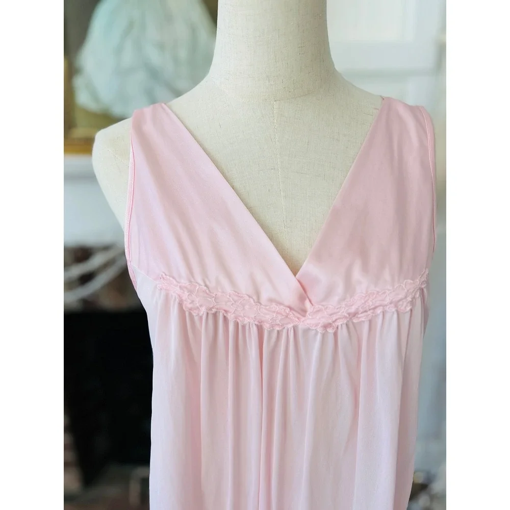 Vintage Vanity Fair Pink Slip Dress Med Romantic Lingerie Coquette‎ Cottagecore